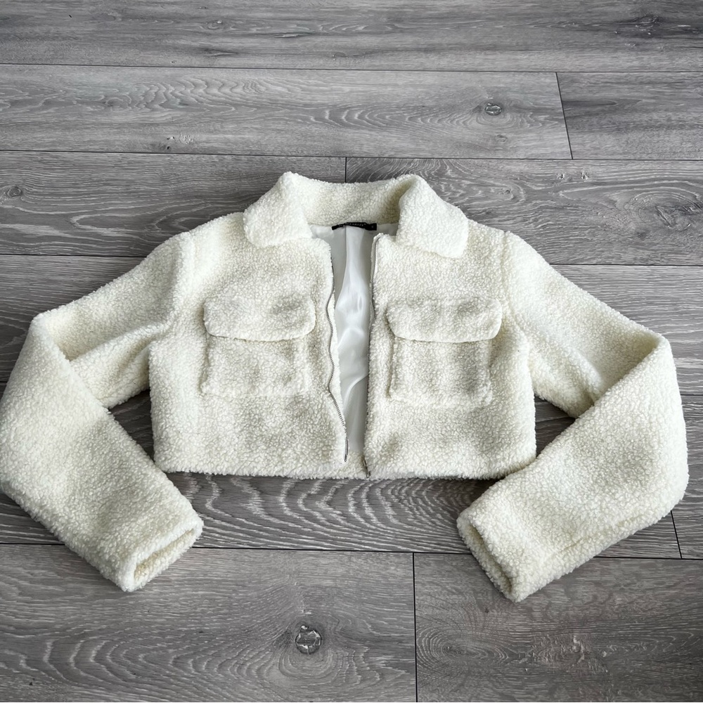 Cream Sherpa Cropped Jacket size small Revamped